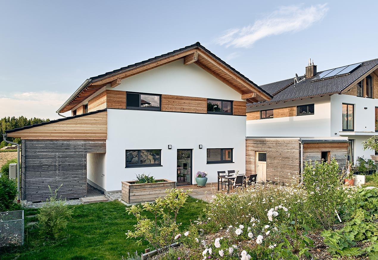 Massivholzhaus Riedering mit Terrasse